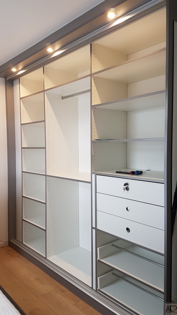 dressing sur mesure avec spot lumière