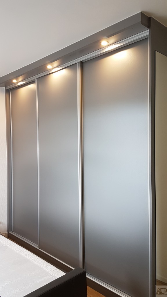 dressing aluminium sur mesure avec éclairage alumé