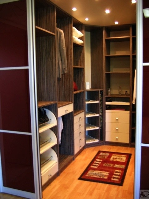 dressing sur mesure avec tiroirs de rangement