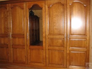 Placard en bois massif