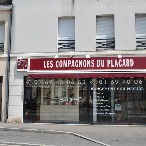 vitrine magasin les compagnons du placard