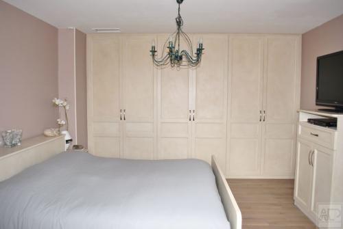 placard de chambre en bois sur mesure